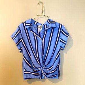 Button up blouse with collar, Cinched waist